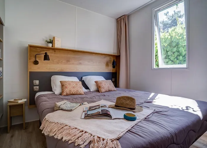 Friends 10p 5bdrms Aircon * Vendres